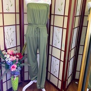 Sexy Olive Green strapless jumpsuit 🍀
